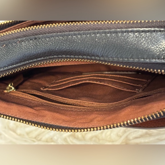 Fossil Piper Toaster Navy 
Pebbled Leather
Ombre Heart Crossbody EUC - Picture 8 of 15